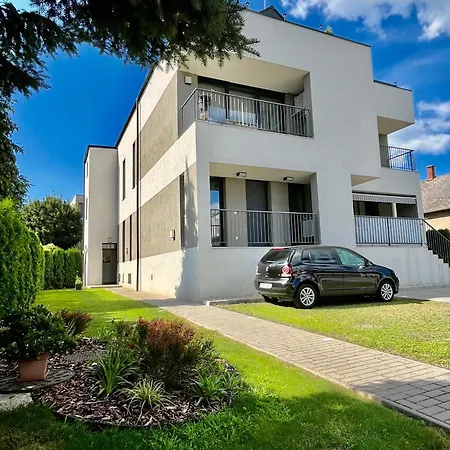 Mór8 Apartamento Balatonalmádi
